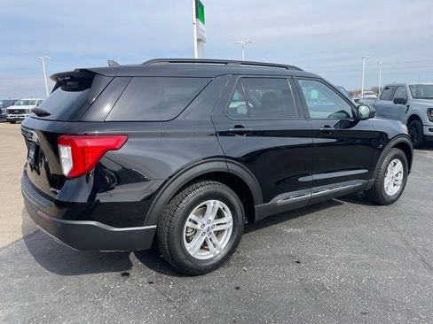 Used 2023 Ford Explorer XLT w/ Equipment Group 202A AWD/4WD image 4