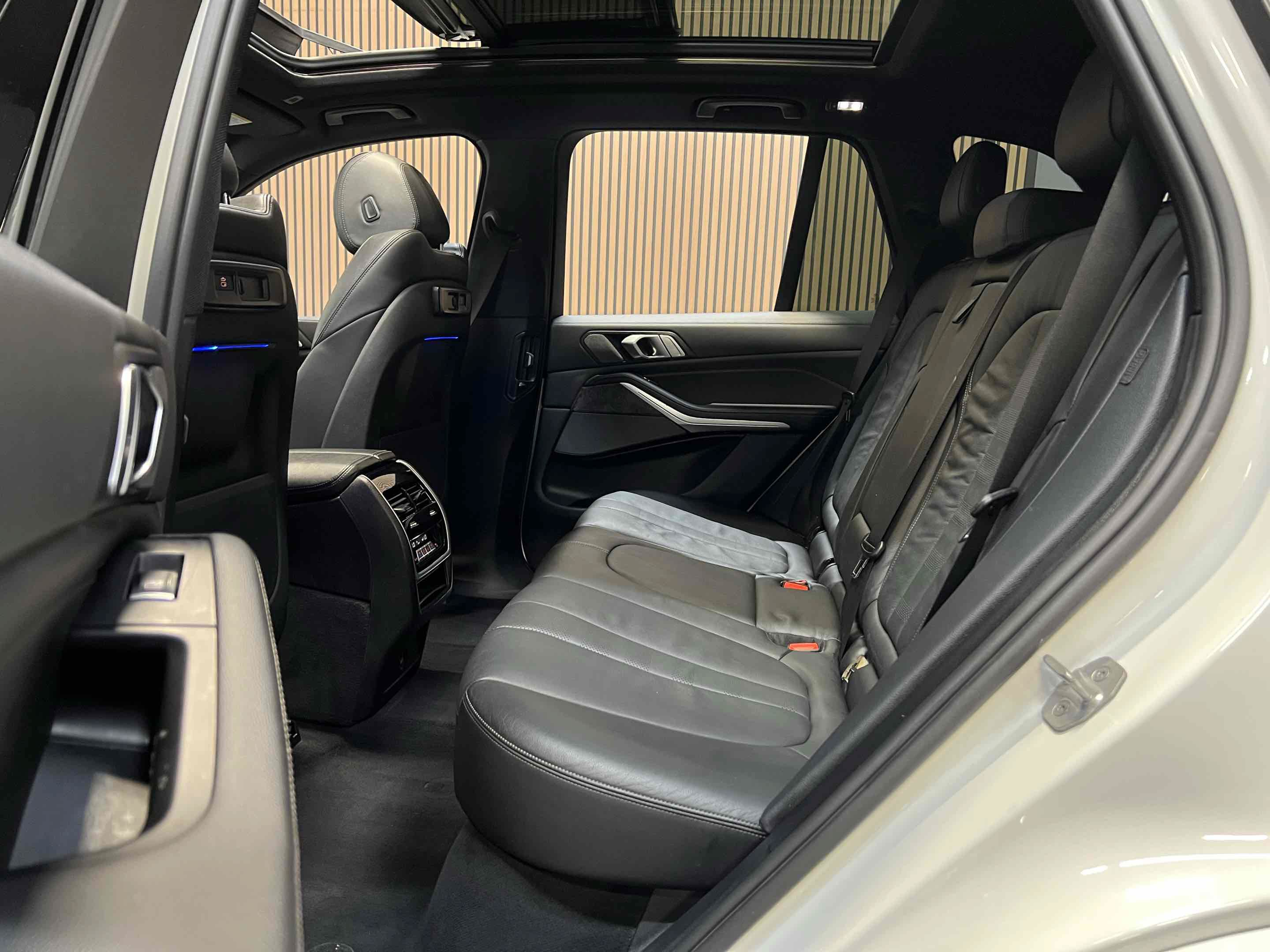 Used 2020 BMW X5 sDrive40i w/ M Sport Package RWD image 7