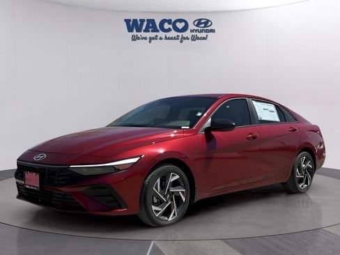 Used 2025 Hyundai Elantra Sport image 3