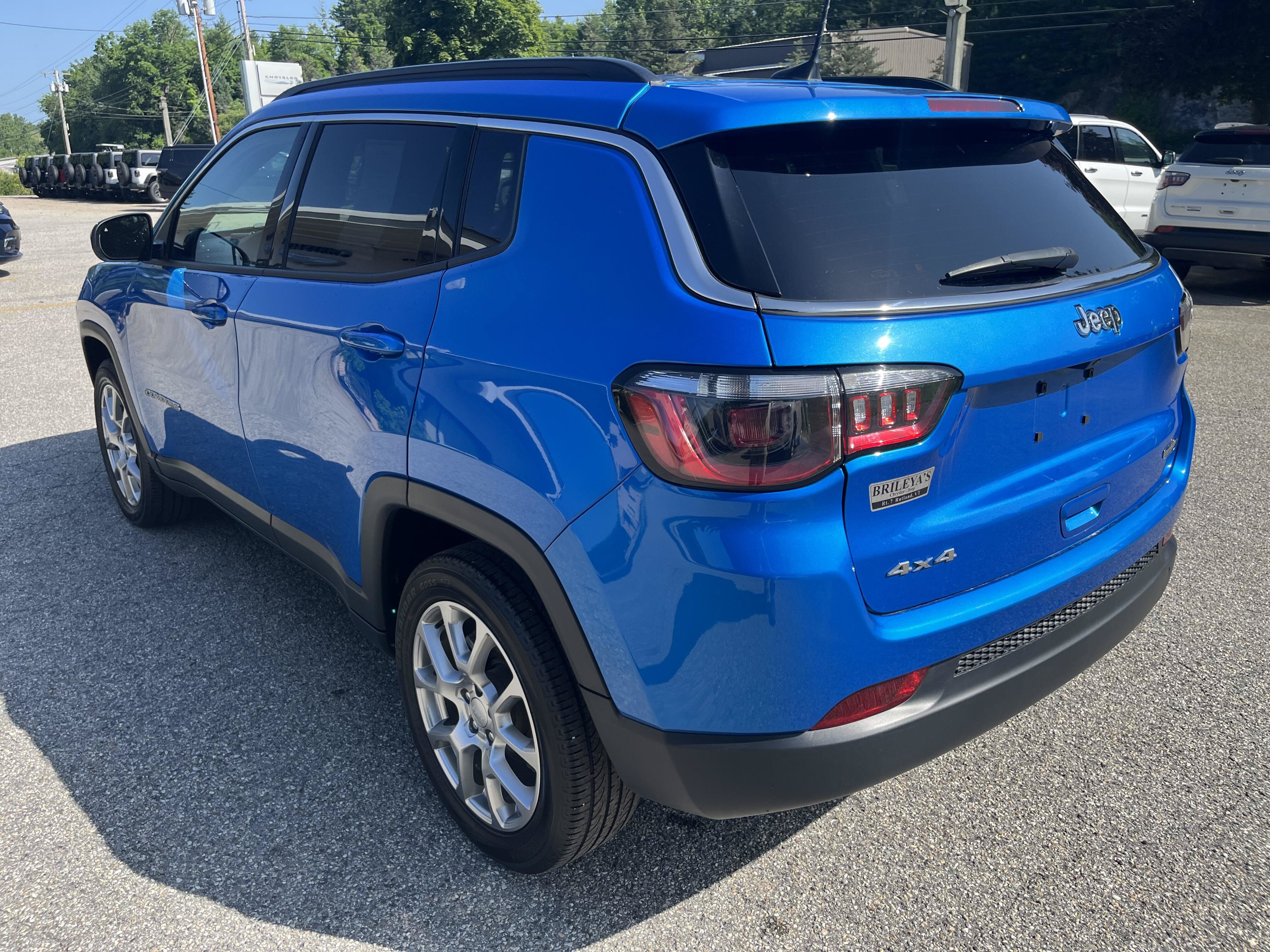 Certified 2024 Jeep Compass Latitude AWD/4WD image 7