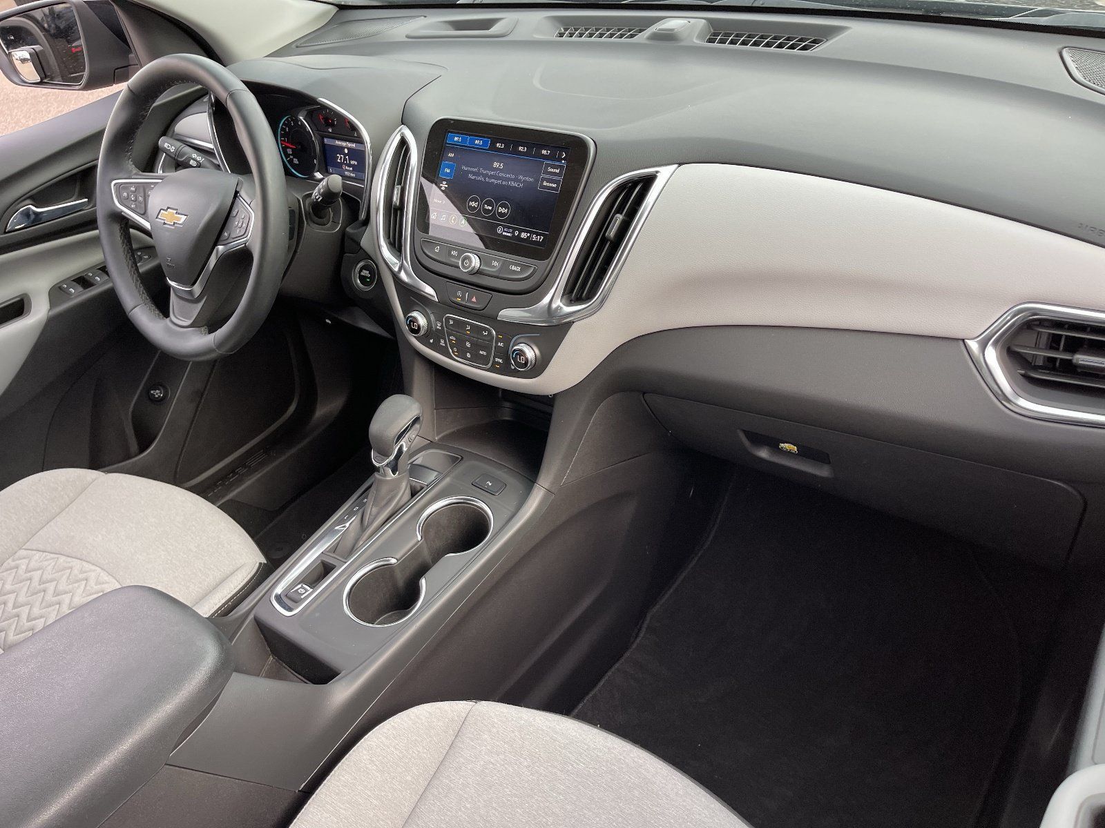 Used 2024 Chevrolet Equinox LT FWD image 13