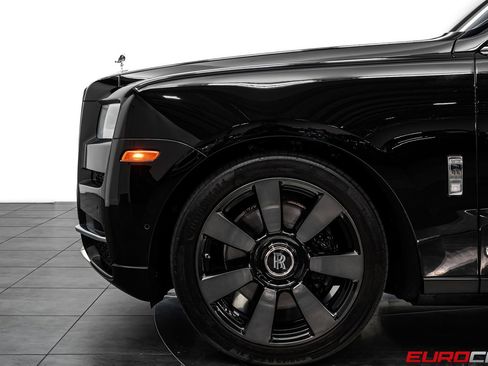 Used 2023 Rolls-Royce Cullinan w/ Cullinan Package AWD/4WD image 15