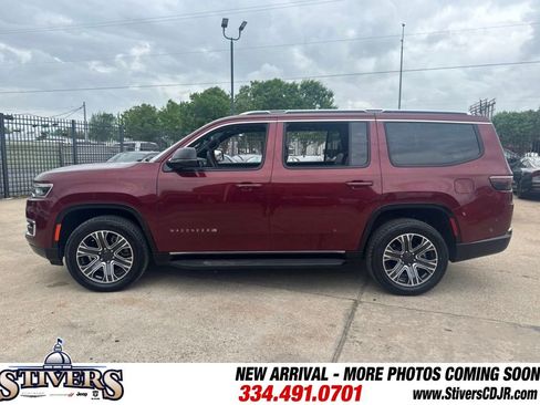 Used 2024 Jeep Wagoneer Series II image 8