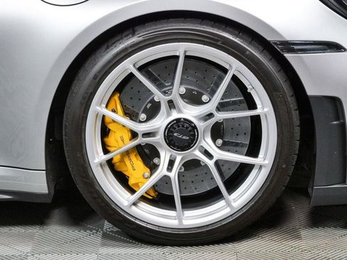 Used 2026 Porsche 911 GT3 RWD image 32