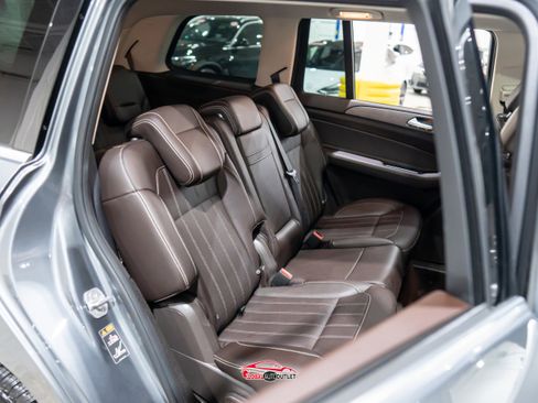 Used 2017 Mercedes-Benz GLS 450 4MATIC w/ Premium Package image 18