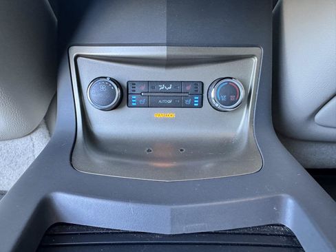 Used 2012 Lincoln MKT AWD image 33