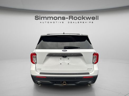 Used 2021 Ford Explorer XLT w/ Equipment Group 202A image 3