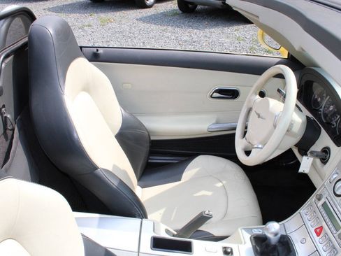 Used 2005 Chrysler Crossfire Limited RWD image 11