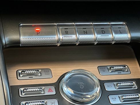 Certified 2025 Lincoln Nautilus Reserve w/ Jet Appearance Package image 23