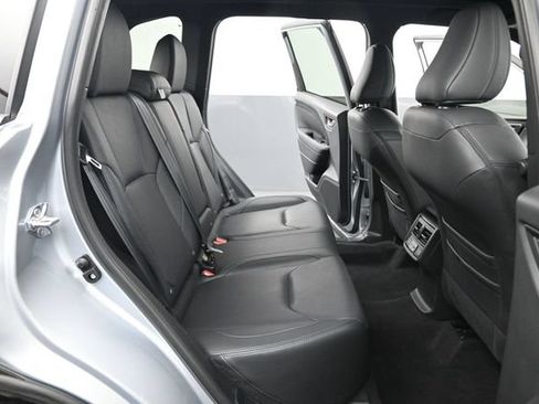 Used 2025 Subaru Forester Limited AWD/4WD image 18
