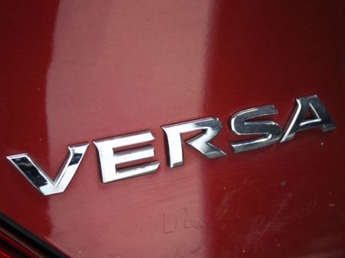 Used 2017 Nissan Versa SV w/ SV Special Edition Package image 8