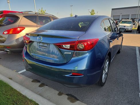Used 2017 MAZDA MAZDA3 Touring w/ Popular Equipment Package FWD image 3