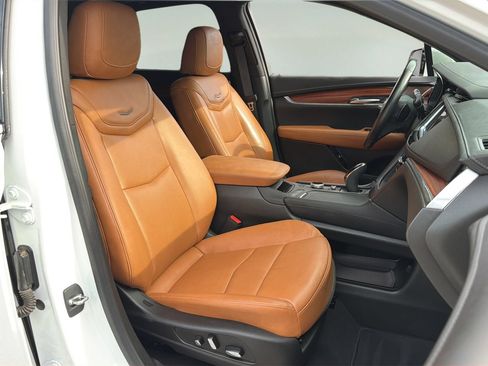 Used 2024 Cadillac XT5 Premium Luxury w/ Technology Package FWD image 20