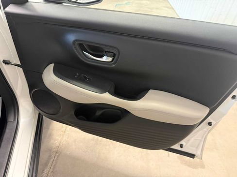 Used 2023 Honda HR-V LX image 28