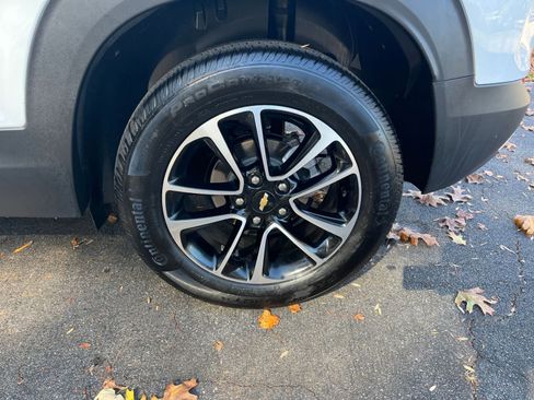 Used 2025 Chevrolet TrailBlazer LT image 25