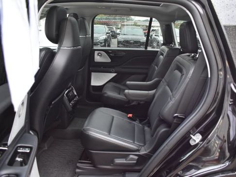Used 2025 Lincoln Aviator Reserve w/ Equipment Group 201A AWD/4WD image 5