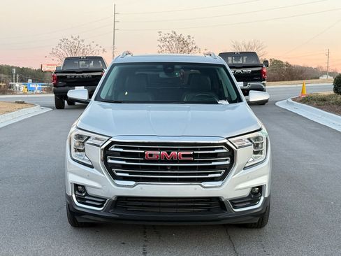 Used 2022 GMC Terrain SLT w/ Tech Package image 8