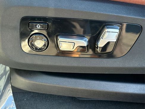 New 2026 BMW X7 M60i AWD/4WD image 25