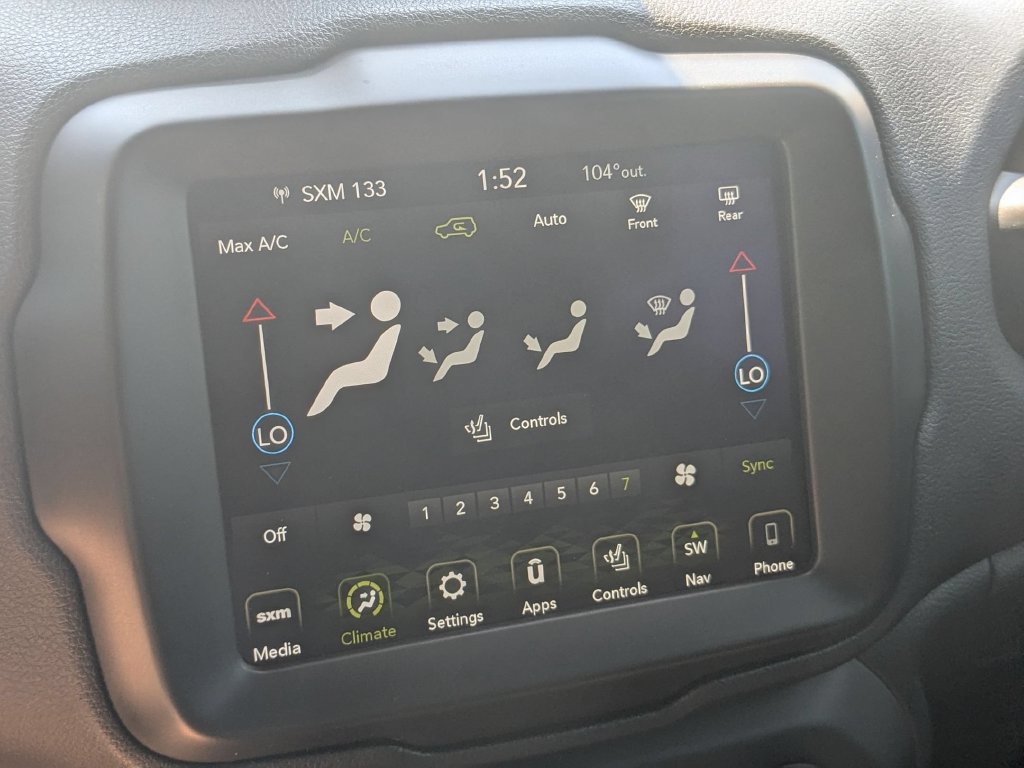 Certified 2022 Jeep Renegade Altitude w/ Convenience Group AWD/4WD image 20