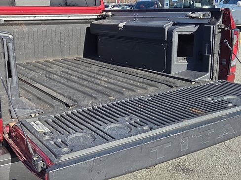 Used 2021 Nissan Titan Platinum Reserve w/ Moonroof Package image 9