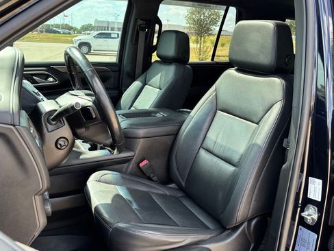 Used 2021 Chevrolet Tahoe Z71 w/ Luxury Package AWD/4WD image 13