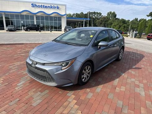 Used 2022 Toyota Corolla LE FWD image 4
