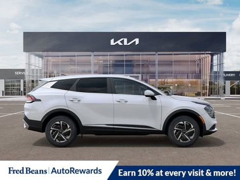 New 2025 Kia Sportage LX image 7