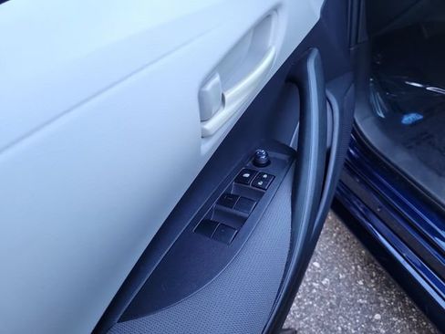 Used 2022 Toyota Corolla LE FWD image 15