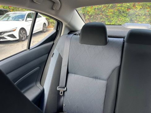 Used 2025 Nissan Versa SV FWD image 39