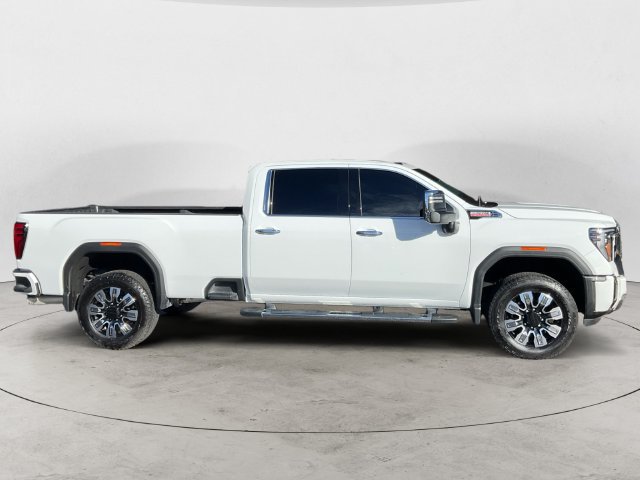 Used 2026 GMC Sierra 3500 Denali w/ Denali Reserve Package AWD/4WD image 4