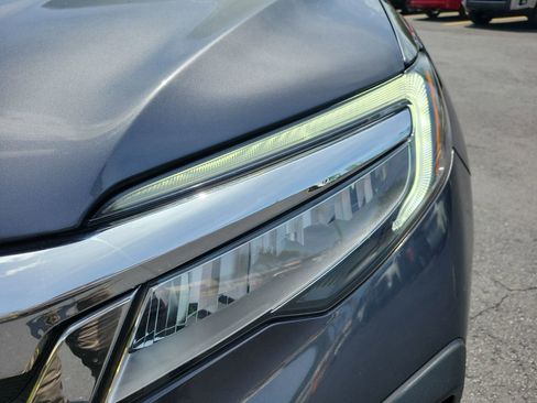 Used 2022 Honda Pilot Touring image 11