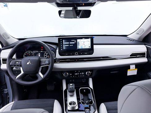 New 2026 Mitsubishi Outlander SE image 19