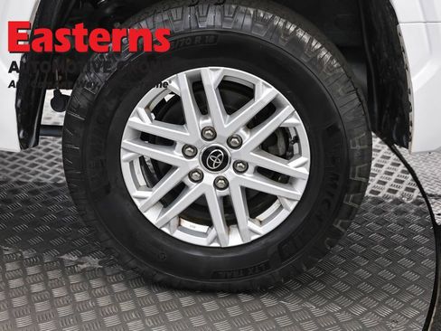 Used 2022 Toyota Tundra SR AWD/4WD image 34