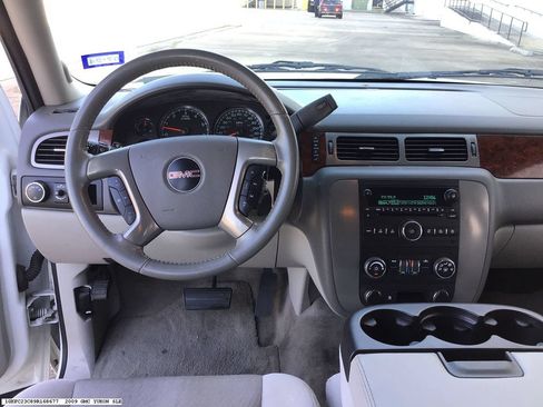 Used 2009 GMC Yukon SLE RWD image 13