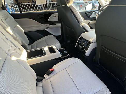 New 2025 Lincoln Aviator Reserve w/ Equipment Group 201A image 16