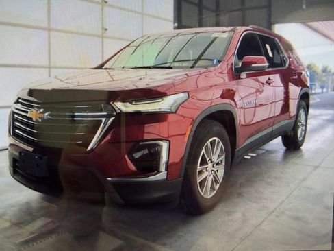 Used 2023 Chevrolet Traverse LT w/ LPO, Floor Liner Package AWD/4WD image 1