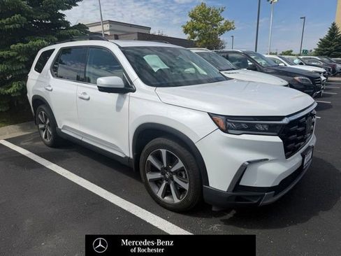 Used 2024 Honda Pilot Elite image 1