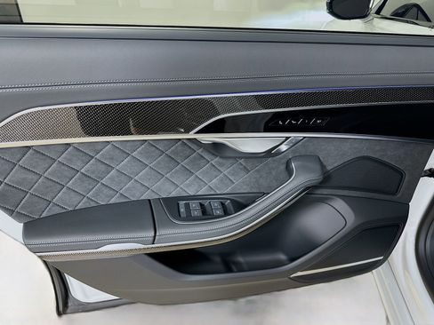 Used 2025 Audi S8 AWD/4WD image 35