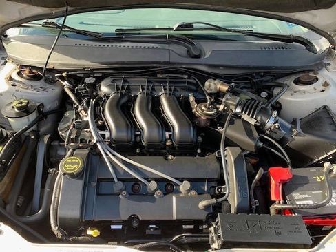 Used 2003 Ford Taurus SEL image 3