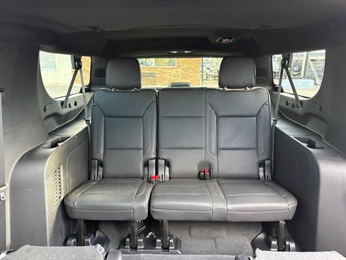 Used 2025 Chevrolet Suburban High Country AWD/4WD image 30