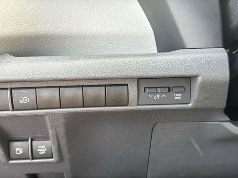 Used 2021 Toyota Sienna LE image 9