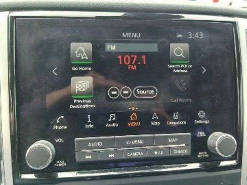 Used 2021 Nissan Titan SV w/ SV Convenience Package RWD image 16