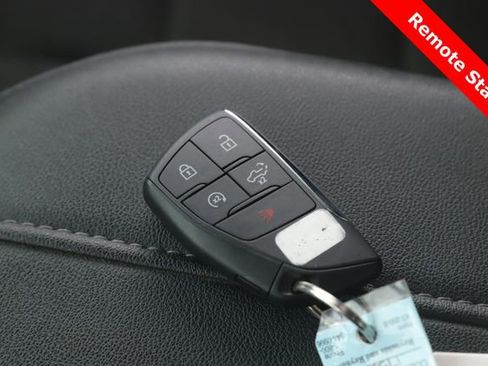 Used 2024 GMC Sierra 1500 Elevation image 3