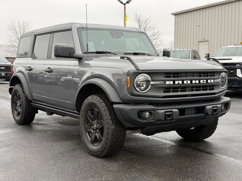 Used 2024 Ford Bronco Black Diamond image 2