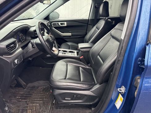 Used 2022 Ford Explorer XLT w/ Equipment Group 202A image 18