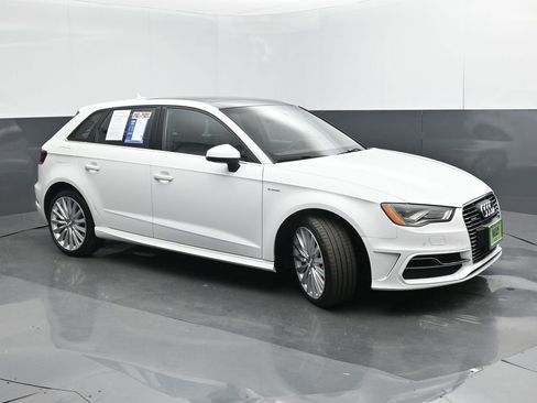 Used 2016 Audi A3 e-tron Premium Plus w/ Premium Plus Package FWD image 7