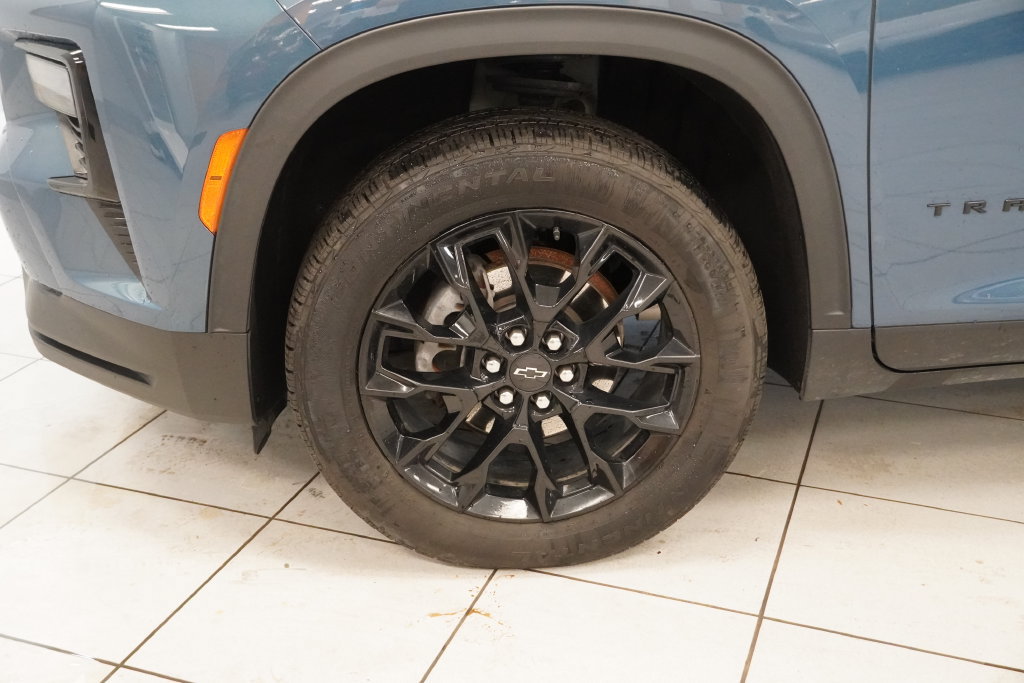 Used 2024 Chevrolet Traverse LS w/ Midnight/Sport Edition AWD/4WD image 16