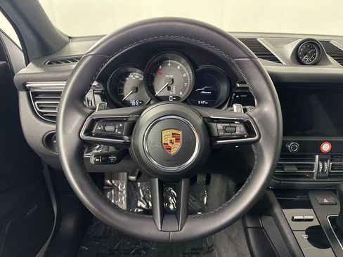 Certified 2024 Porsche Macan AWD/4WD image 36