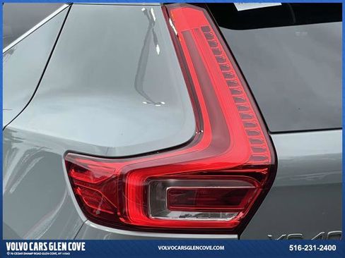 Certified 2025 Volvo XC40 B5 Plus w/ Protection Package Premier image 8