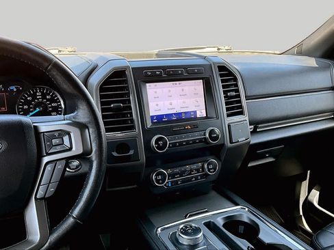 Used 2020 Ford Expedition XLT w/ Equipment Group 202A AWD/4WD image 7